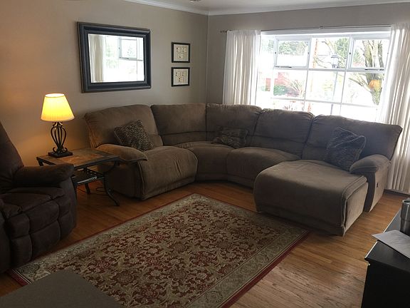 Living Room (2)