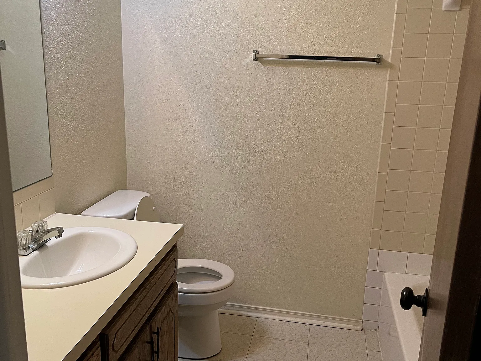 2402 Cimmaron Dr — Photo 3
