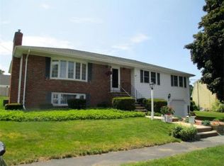 10 Kensington Ave, Reading, MA 01867