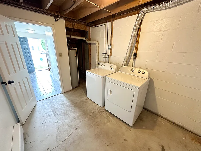 2220 Fox Run — Photo 36