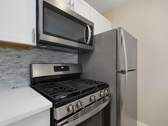 2nd image of 1914 Hearthstone Dr APT D