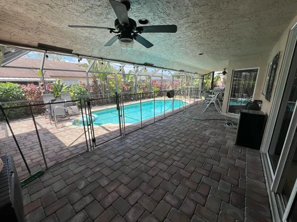 9664 W Lake Ct, Boca Raton, FL 33434