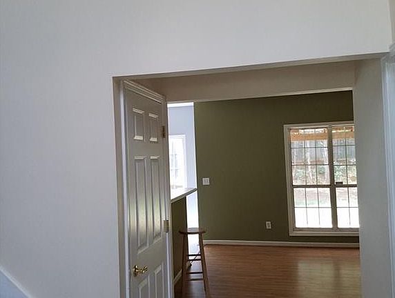 Entrance to living room 