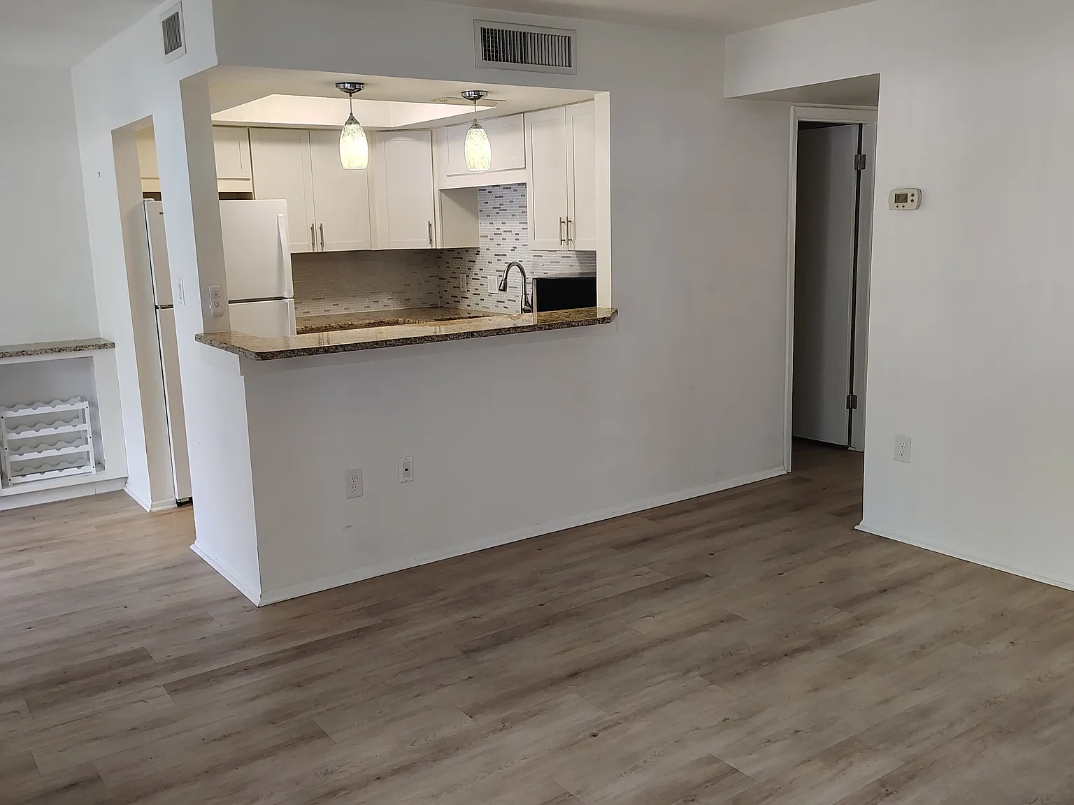4035 S School Ave — Photo 2