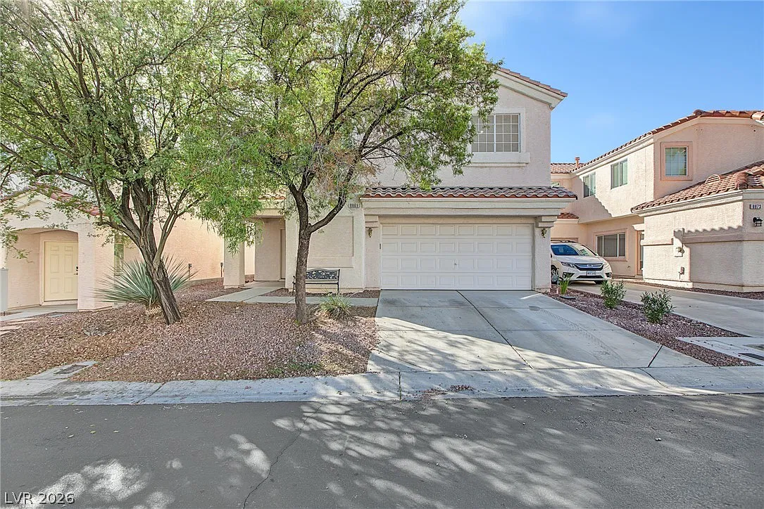3 bed, 2.5 bath, 1581 sqft, $1,987 — Photo 1