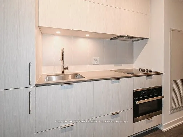 20 Richardson St #302 — Photo 4