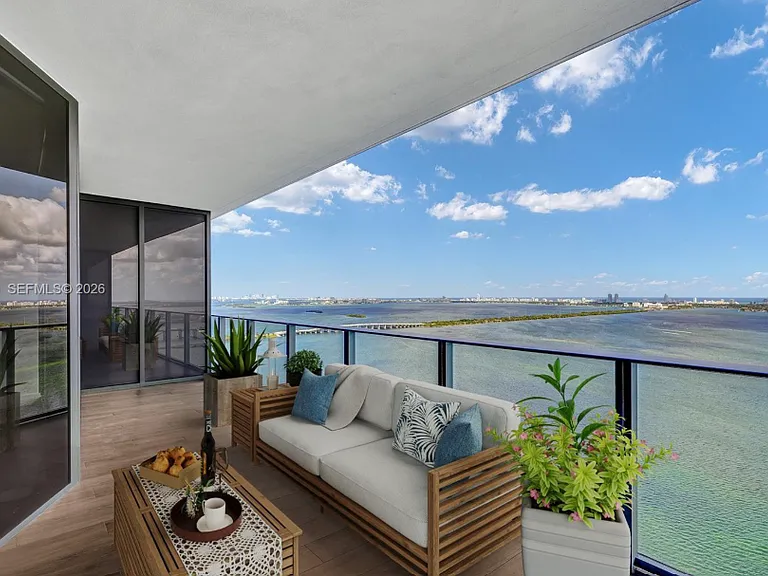 700 NE 24th St #2803 — Photo 3