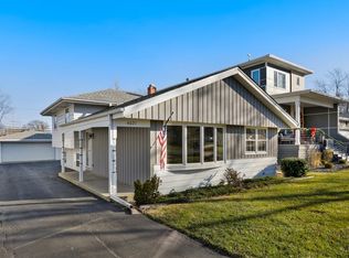 4021 N Lincoln St, Westmont, IL 60559