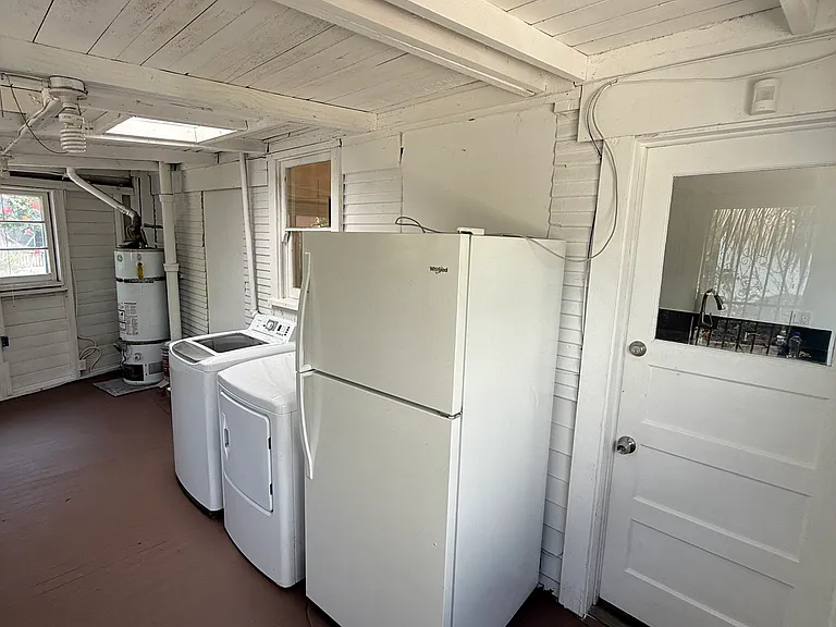 516 N Virgil Ave — Photo 26