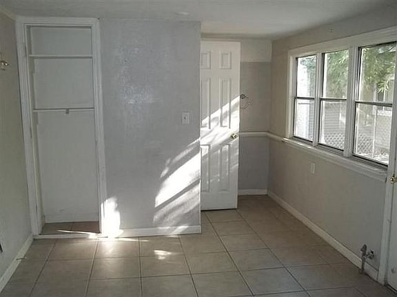 4th image of 1302 N San Pablo Ave