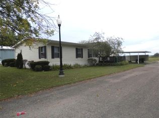 35 Walnut St, Minooka, IL 60447