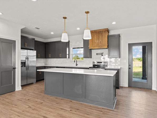 926 Hcr 2124 Loop, Whitney, TX 76692