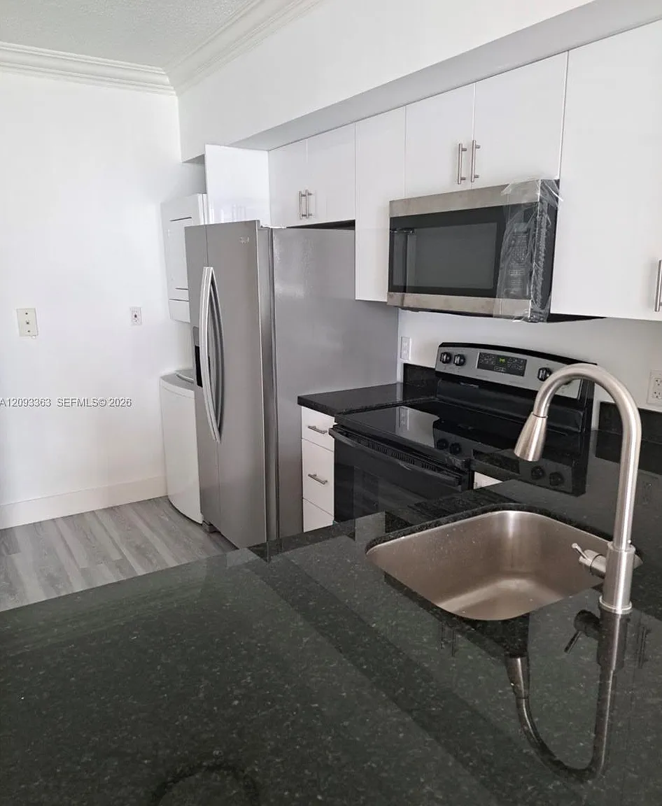 5085 NW 7th St — Photo 3