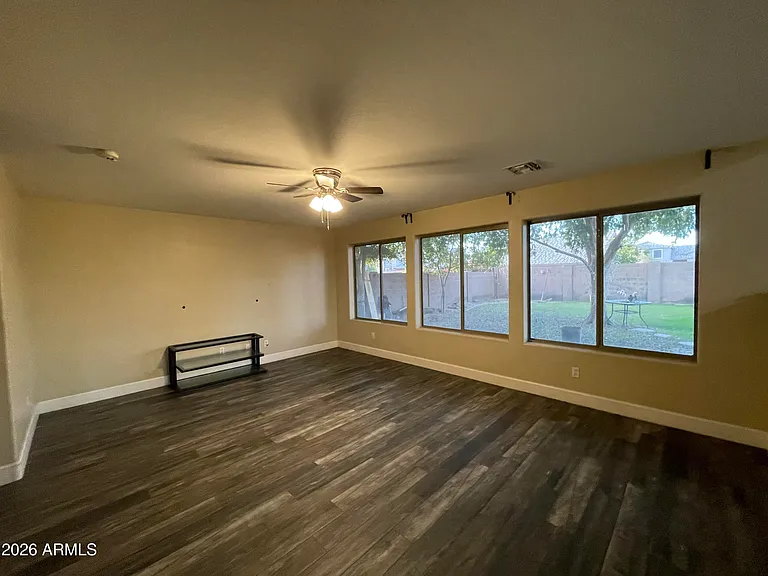 5168 W Morten Ave — Photo 8