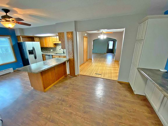 3rd image of 708 Broadway St