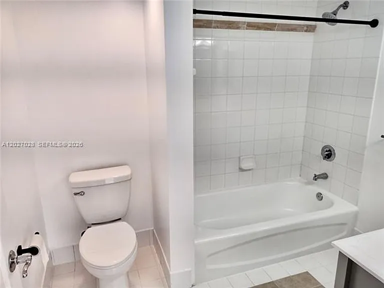 1200 Brickell Bay Dr #2005 — Photo 13
