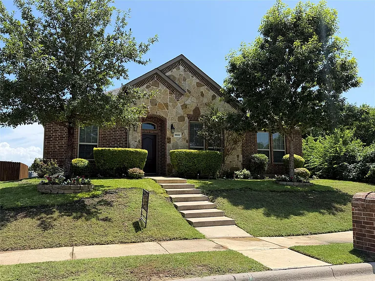 2607 Idlewood Dr — Photo 1