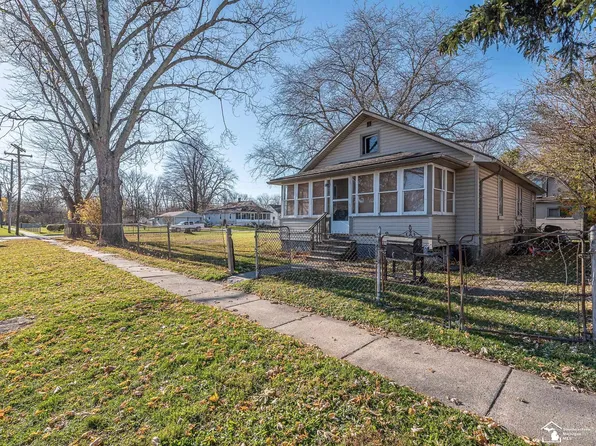 524 Fernwood Dr, Monroe, MI 48161