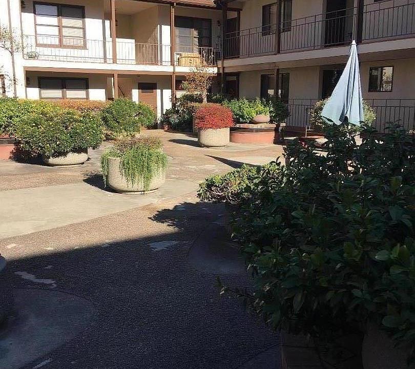 1st image of 1106 El Camino Real APT 3