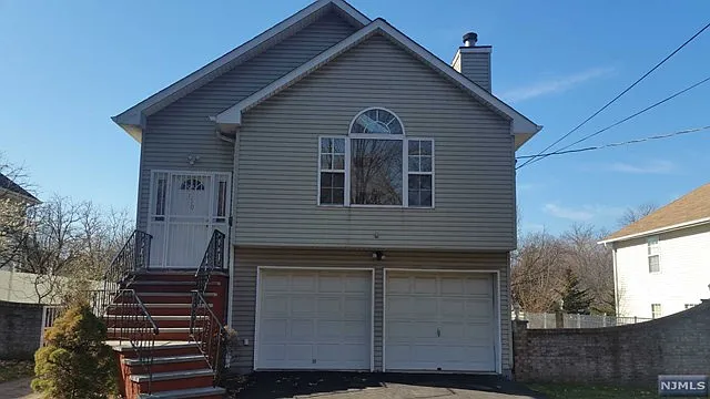 100 Rockwood Pl photo 1
