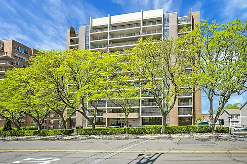 44 Strawberry Hill Ave Photo 1