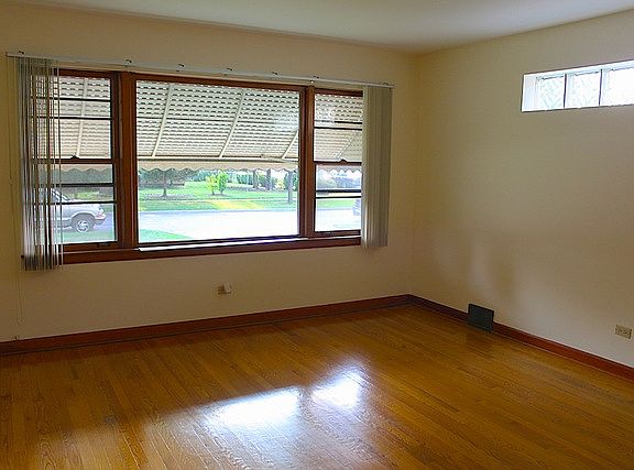 3rd image of 415 S Bonnie Brae Ave