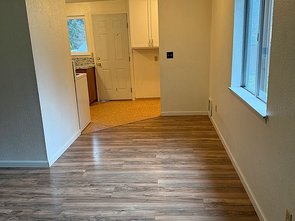 4th image of 5621 Vickery Ave E #1