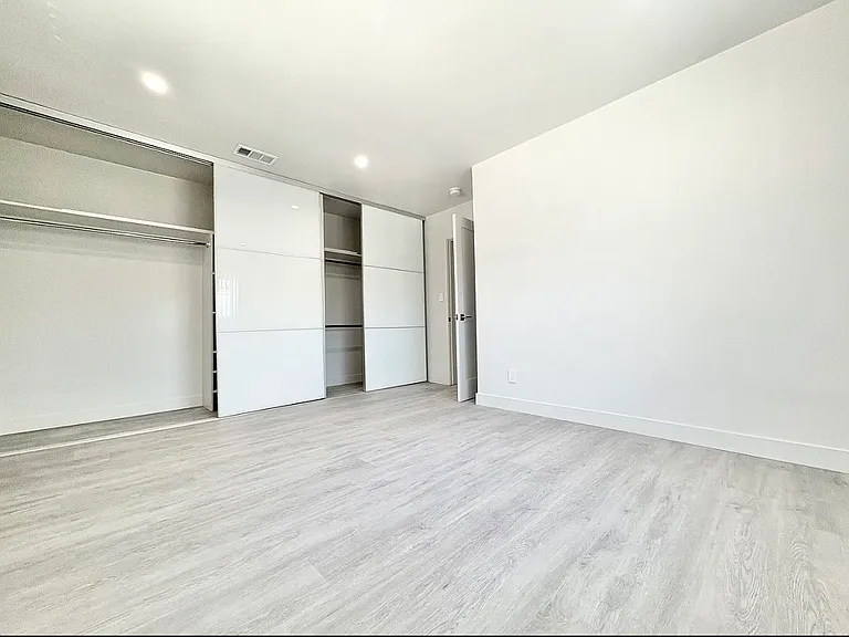 8635 Cashio St #5B — Photo 6