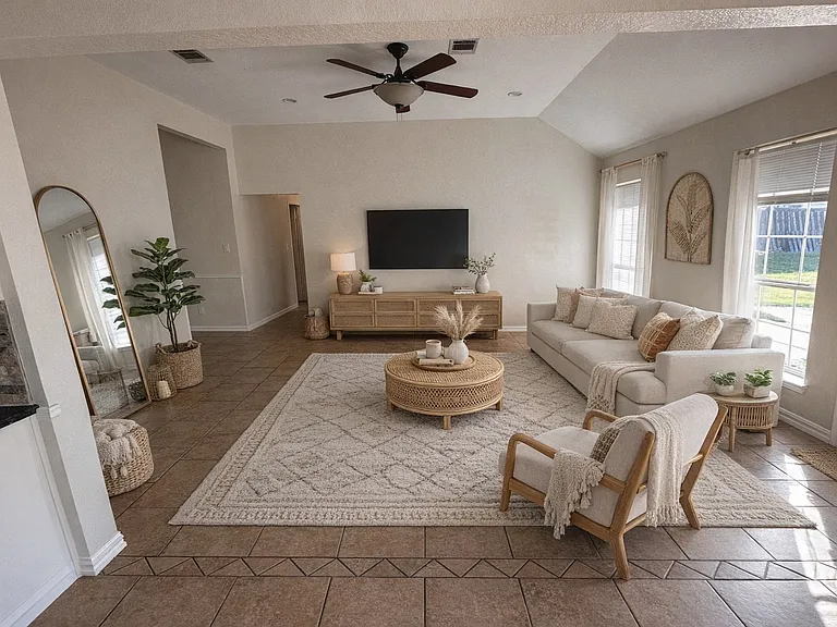 805 Dogwood St — Photo 4