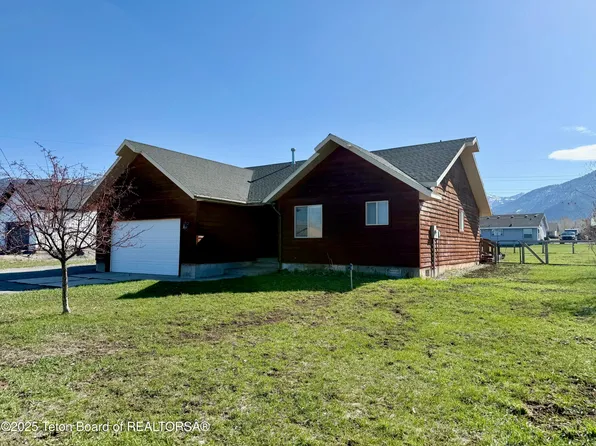 171 Holly Dr, Star Valley Ranch, WY 83127