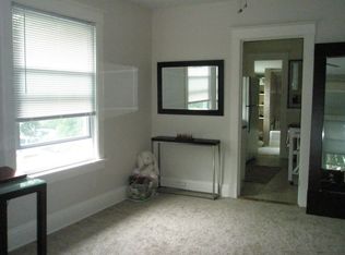 102 Woodlawn St, Geneva, IL 60134