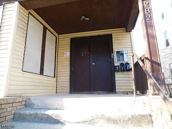 3rd image of 282 Renner Ave