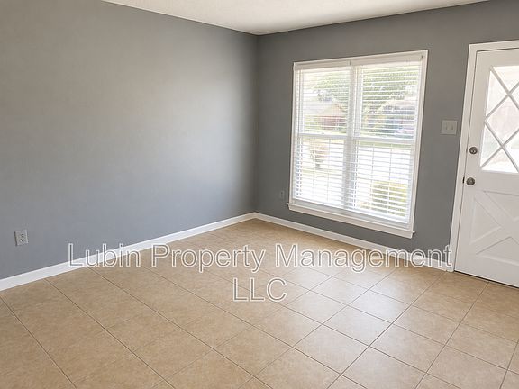 2nd image of 590 Blackhawk Rd