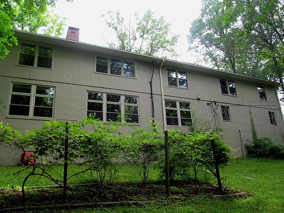 3rd image of 119 Golf Dr