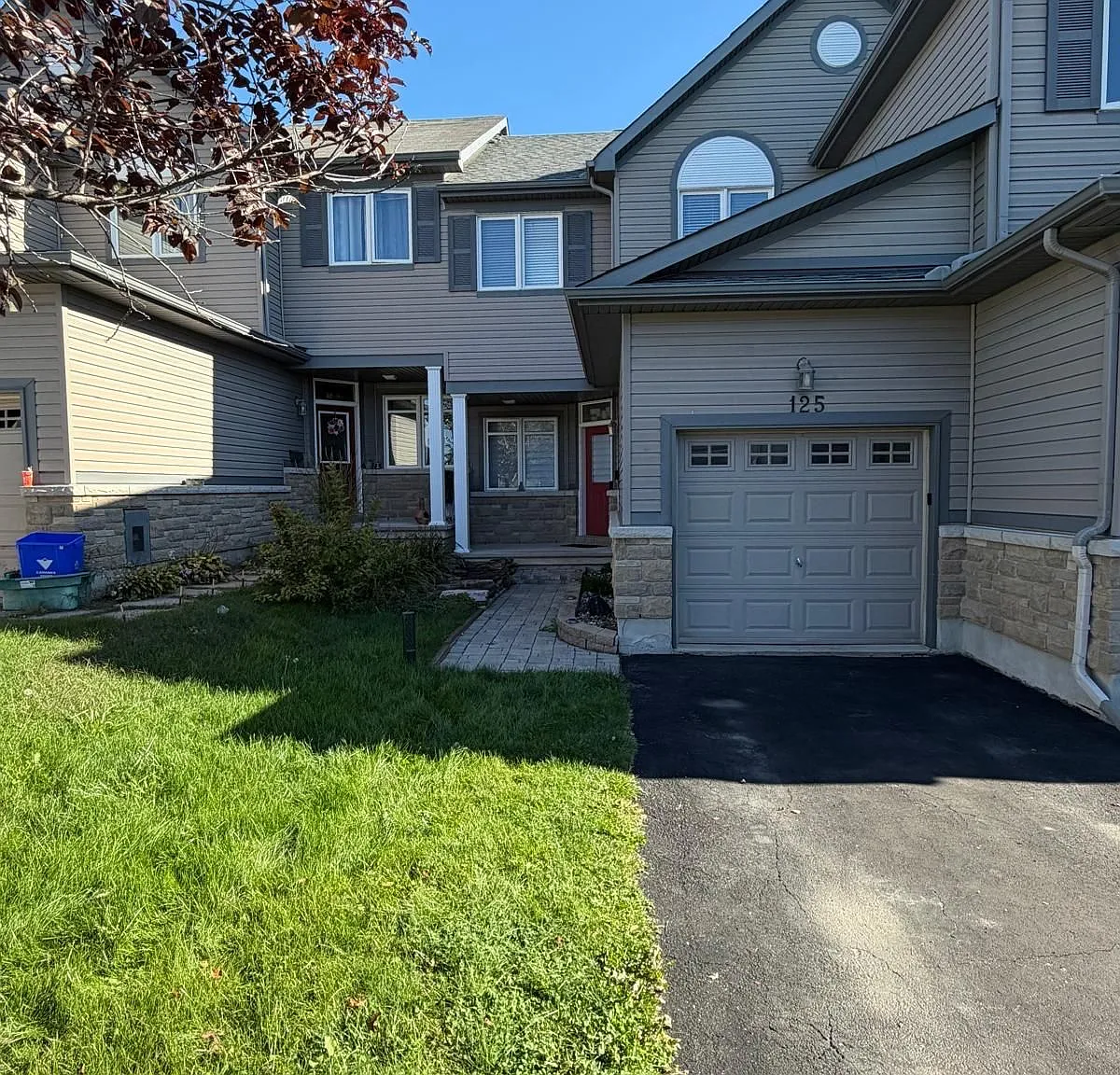 3 bed, $2,699 — Photo 2
