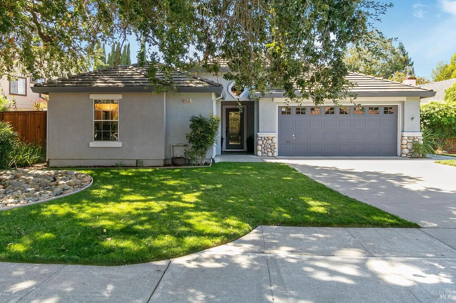 4535 Avondale Circle photo 1