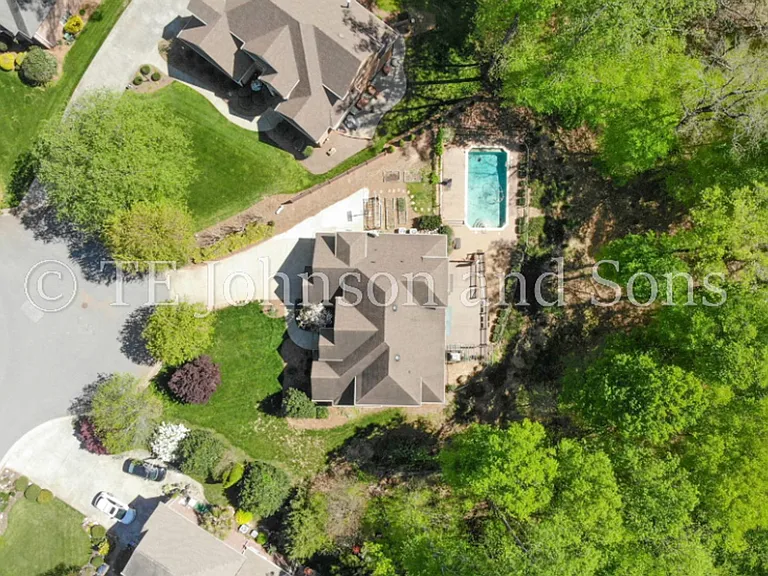 1112 Oakencroft Ct — Photo 67