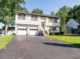 5 Marion Blvd, Glenville, NY 12302