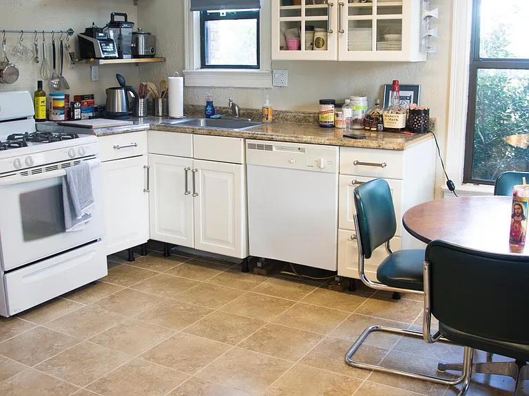 1830 Moser Ave #200 — Photo 4
