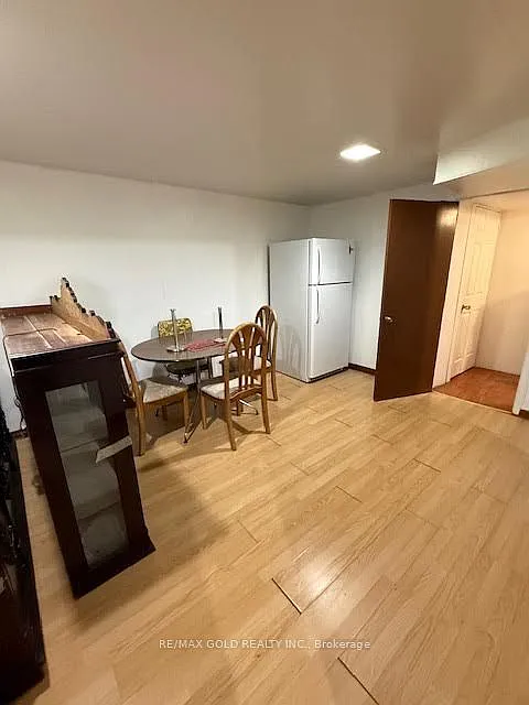 3 bed, $2,390 — Photo 3