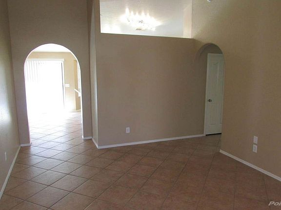 3rd image of 425 E Avenida Sierra Madre