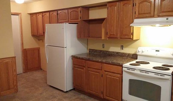 3rd image of 16 Elizabeth Ln