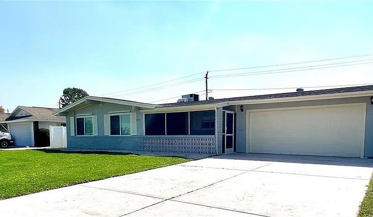 912 La Jolla Ave — Photo 2