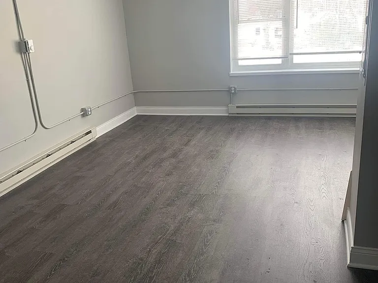 Fully Remodeled Apartments Available Now — Photo 5