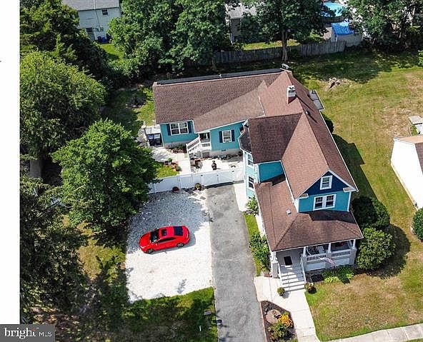 1st image of 15 W Bolton Ave