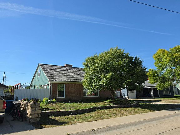 3rd image of 1020 Duncan Ave