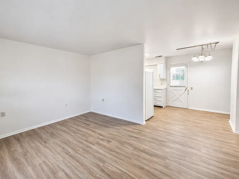 1450 Luther Sq — Photo 1