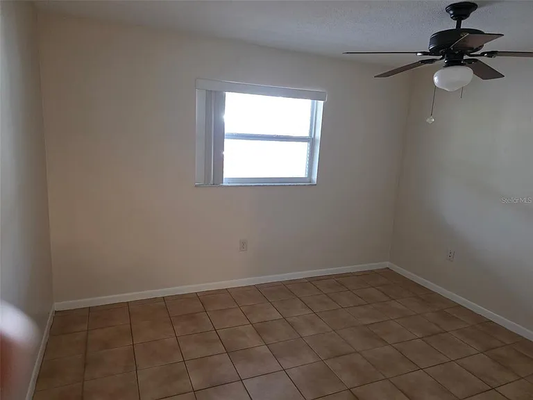 333 Lagoon Dr #5 — Photo 11