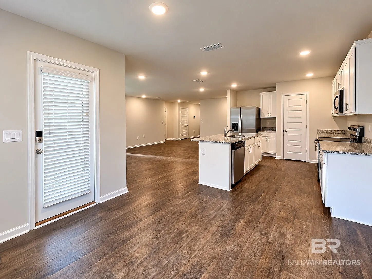 4 bed, 2.0 bath, 1924 sqft, $2,950 — Photo 4