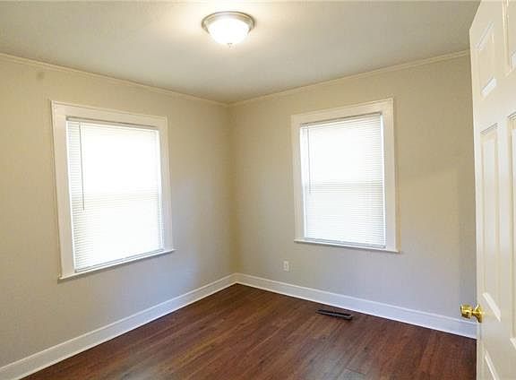 5th image of 210 E J St